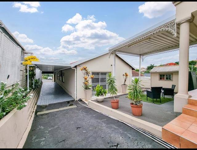 5 BEDROOM HOUSE FOR SALE IN WOODVIEW